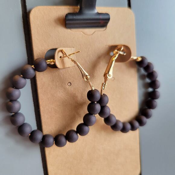 Black Beaded Hoop Earrings Gold Tone Latch Back 1.5" NWT Boho Statement 1980's - Picture 2 of 8